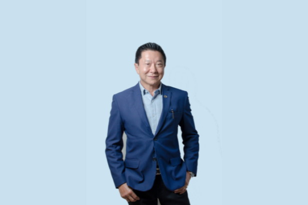 Milton Seigi Hayashi destaca a importância da transparência para orientar pacientes antes de uma cirurgia plástica.